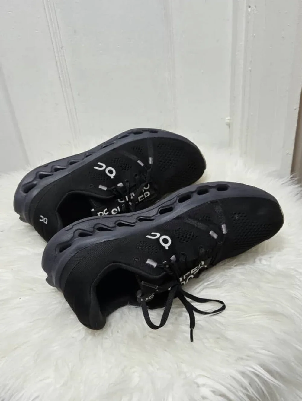 On Running Cloudsurfer Comfort Sneakers| Black Athletic Shoes Women's Size 11